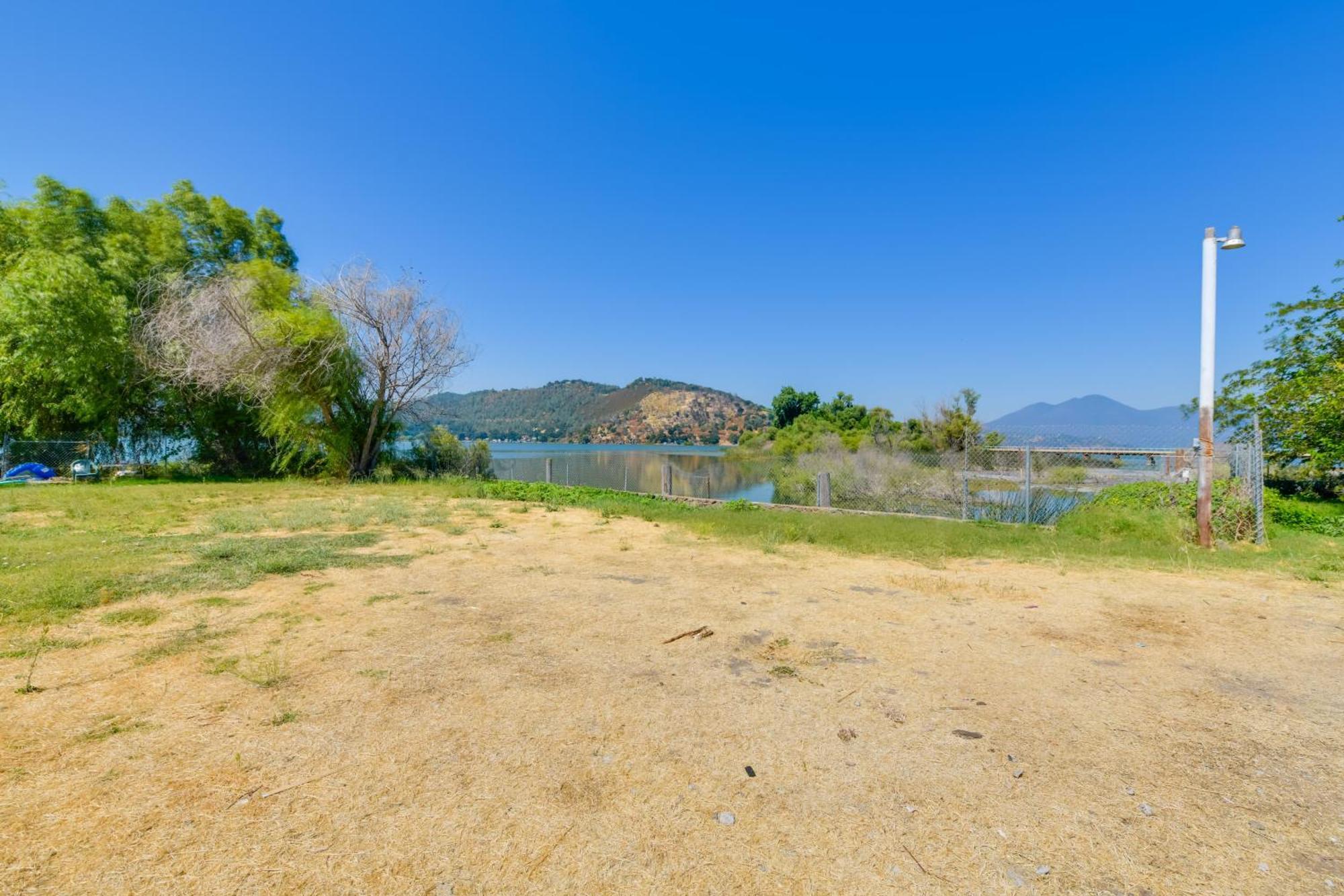 End Unit With Clear Lake Access In Norcal! Apartment Clearlake Exterior photo